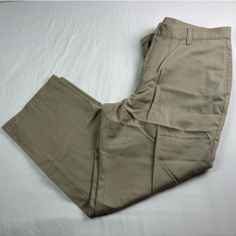 Dockers flat front pant classic fit men's size 36 x 29 khaki slacks NEW